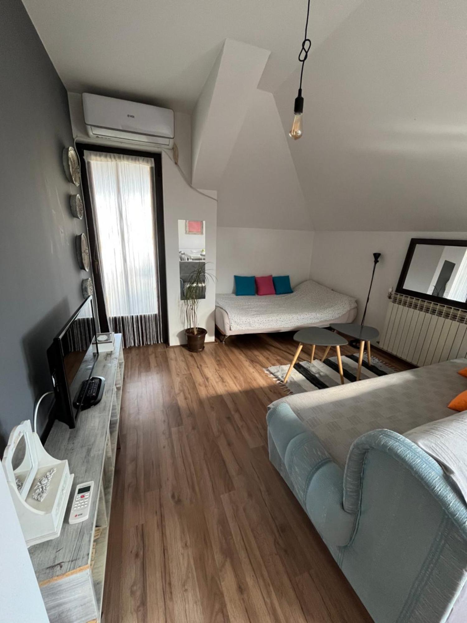 Stan Na Dan Loznica Apartment Exterior foto