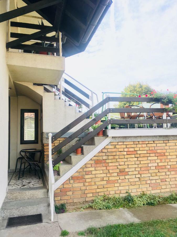 Stan Na Dan Loznica Apartment Exterior foto